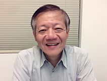 周勵(lì)志 教授