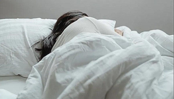 廣州情感婚姻咨詢?nèi)绾巫屇腥藢δ隳钅畈煌?>
                </div>
            </a>
        </div>
        <div   id=