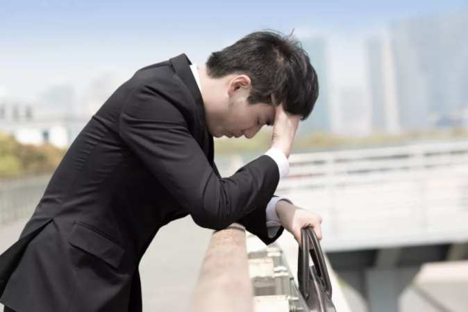人可以承受挫折，但不能習慣挫敗